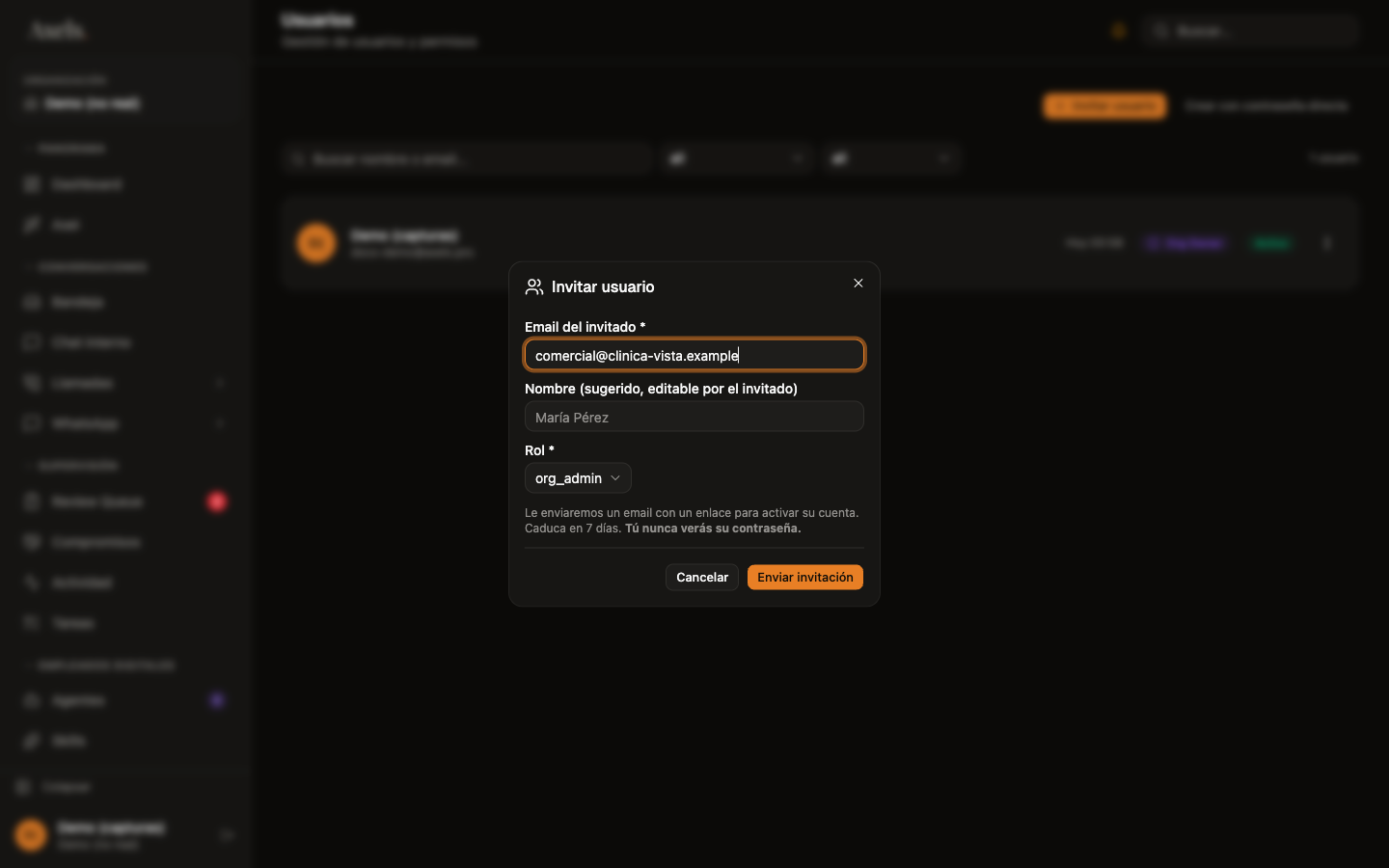 Dialog relleno con email y rol — listo para enviar